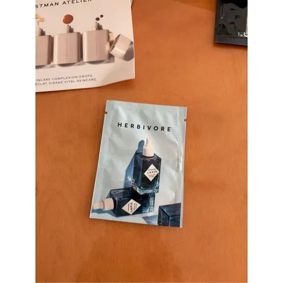 Lot of Beauty Samples, NWT - Picture 15 of 15